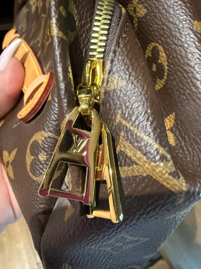 LOUIS VUITTON |Monogram Bum Bag (Investment Bag)