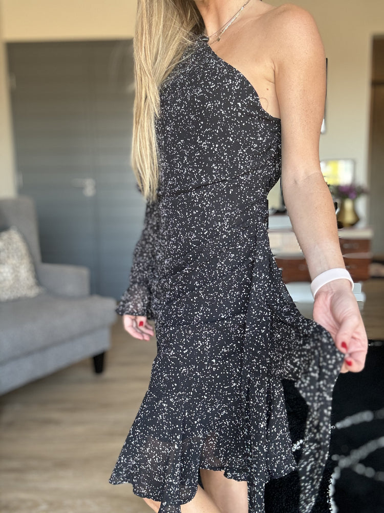 HONEY PUNCH| One shoulder black dress