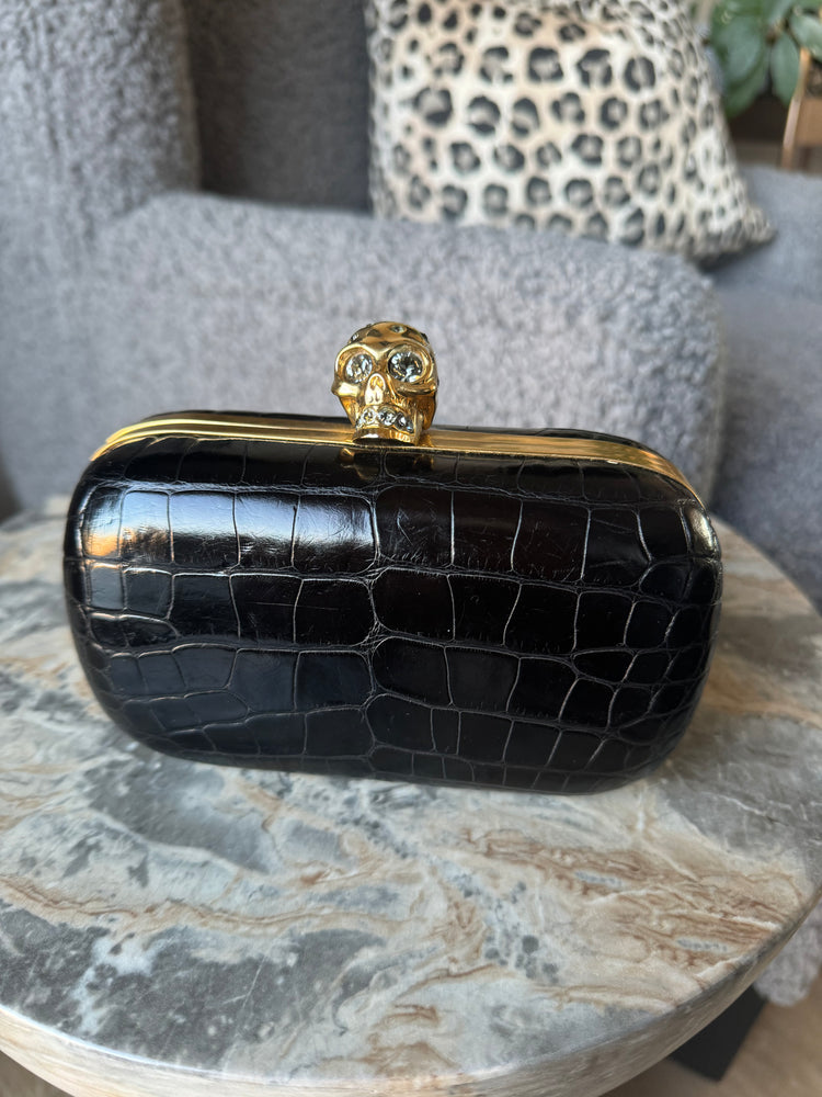 ALEXANDER MCQUEEN| LIMITED EDITION Classic Skull Clutch