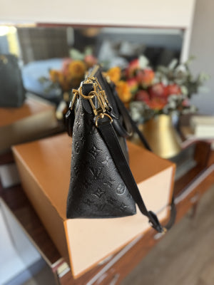 Louis Vuitton | Black V Tote Monogram Empriente Leather MM