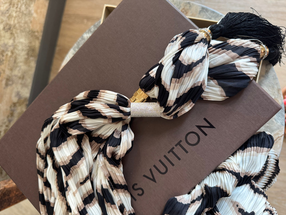 LOUIS VUITTON | Tassel Scarf